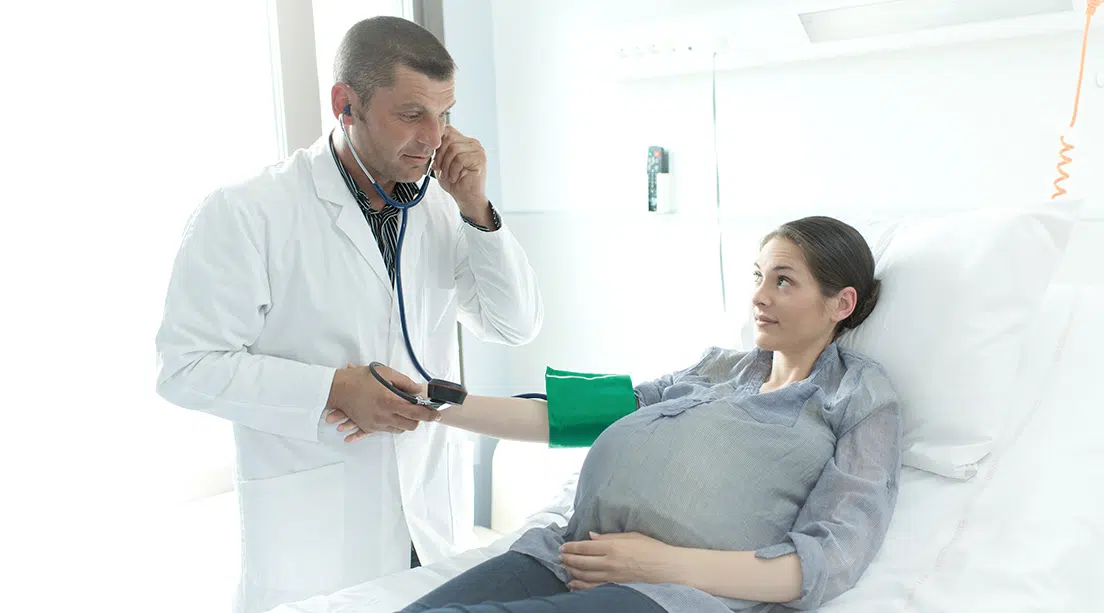 Visita con el especialista durante el embarazo
